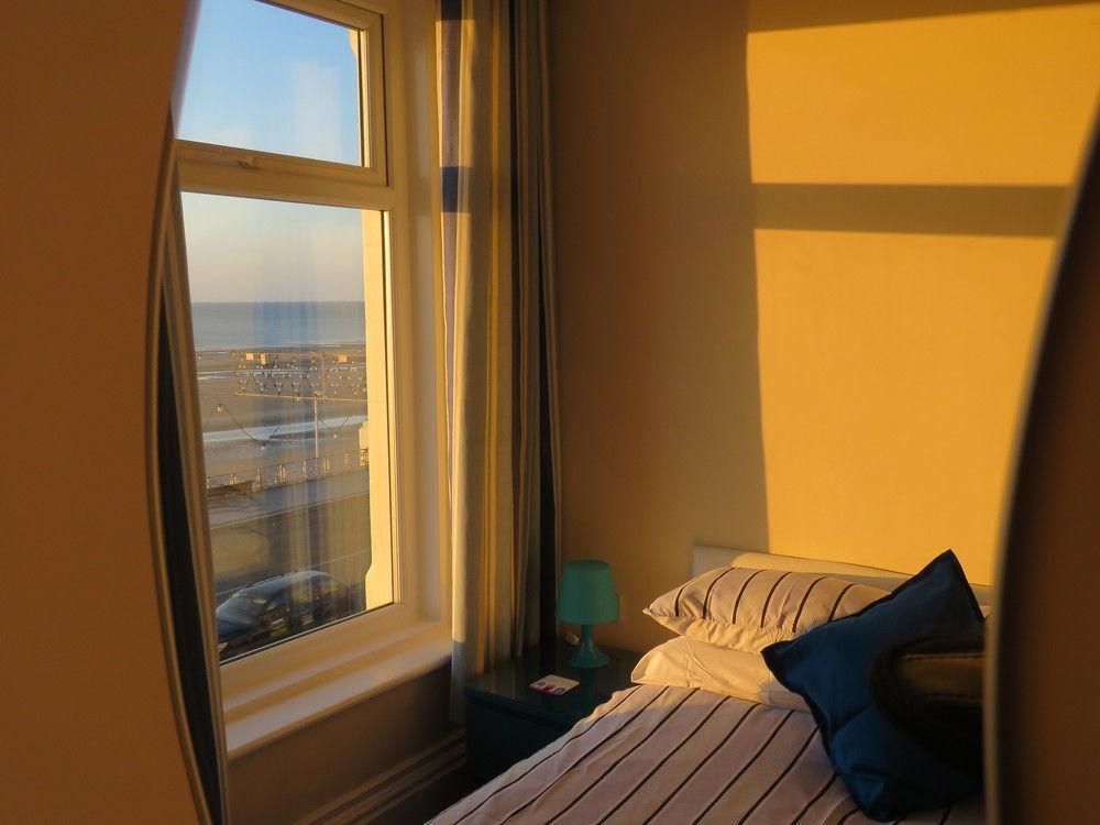 The Coast Bed & Breakfast Blackpool Exterior photo