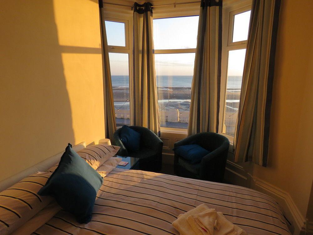 The Coast Bed & Breakfast Blackpool Exterior photo